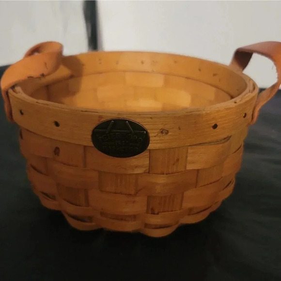 Peterboro Basket Co, Leather Handles Vintage Medium Round 8 in. . - Picture 3 of 7